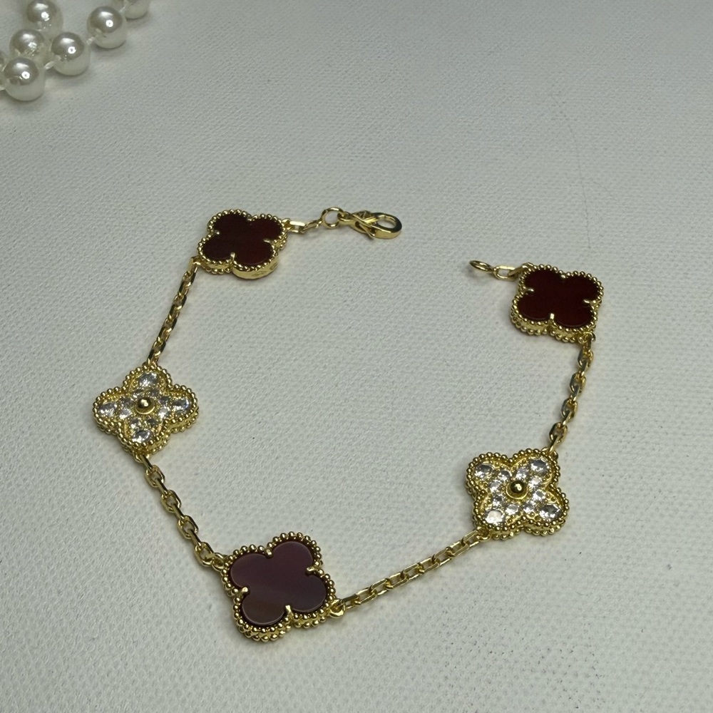 Gold and Red Bracelet four clover - Picture 7 of 8